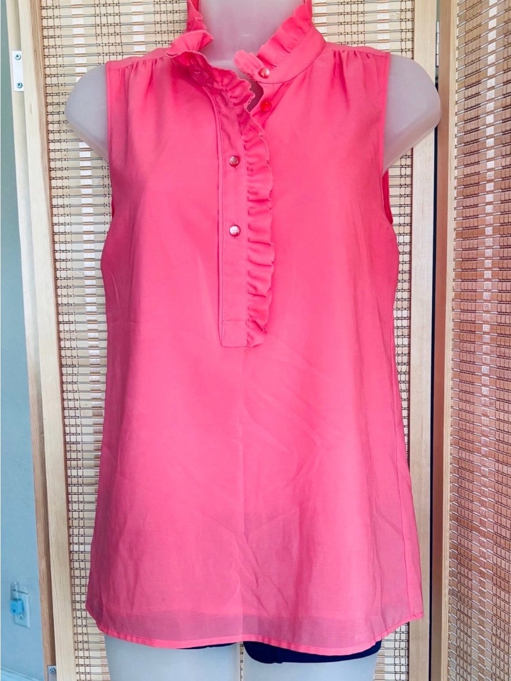 J. Crew beautiful peachy pink color sleeveless ruffle button up top blouse sz 0